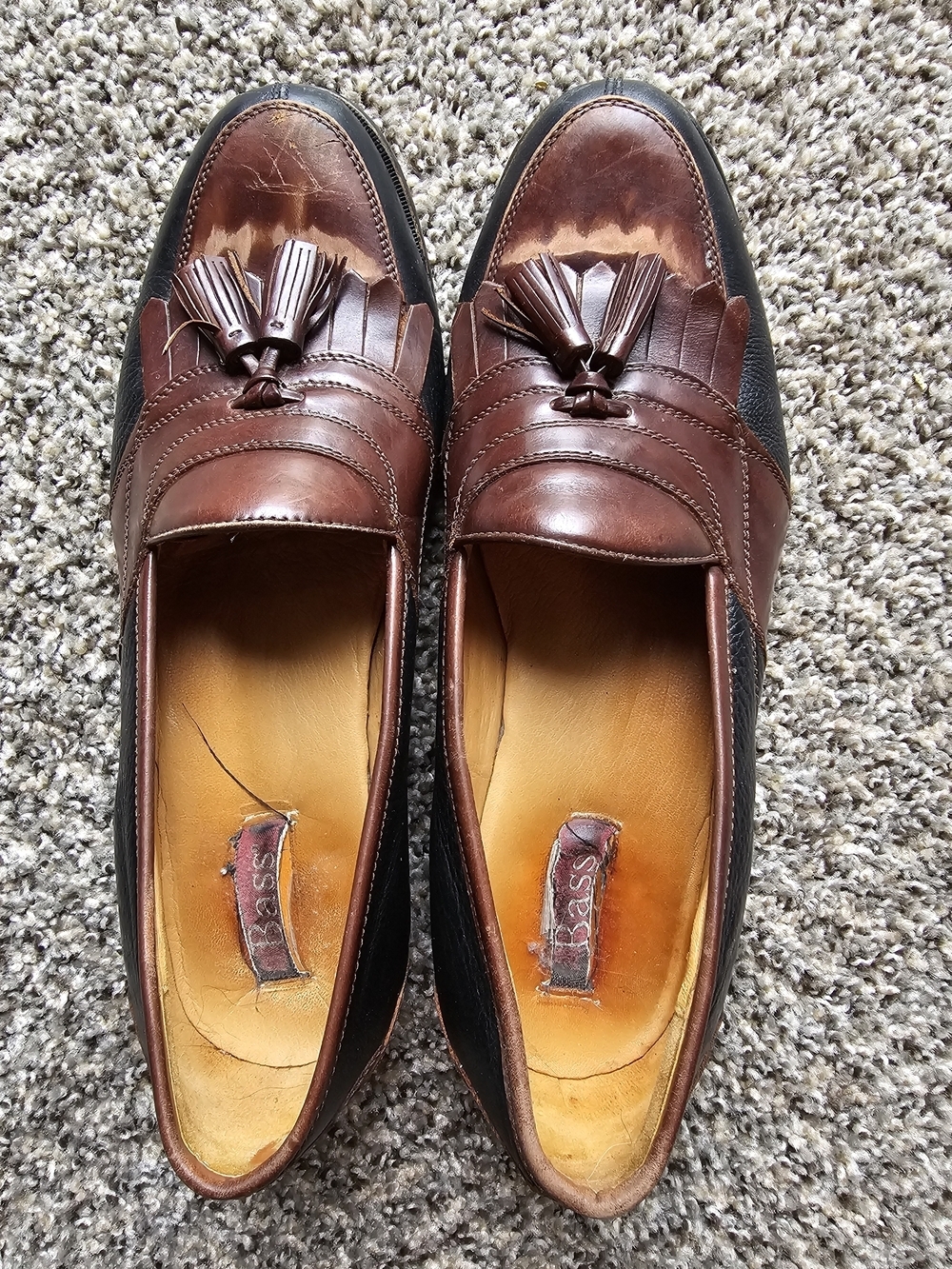 Bass Men's Brown Leather Tassel Loafers with Black Accents